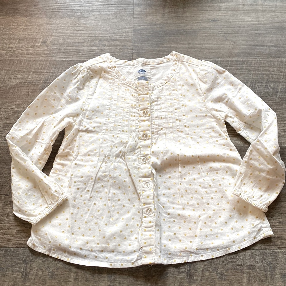 Old Navy 4T shirt